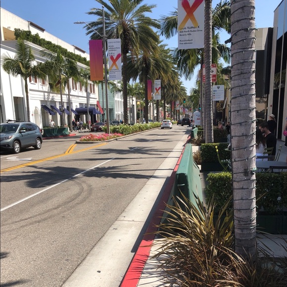 🎁Beverly Hills. Louis Vuitton Store. Not For Sale - Picture 3 of 4